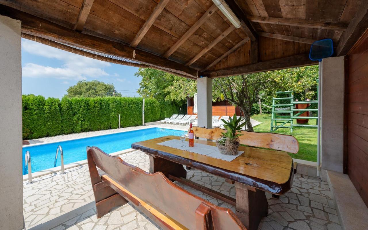 Villa Semy بازين المظهر الخارجي الصورة