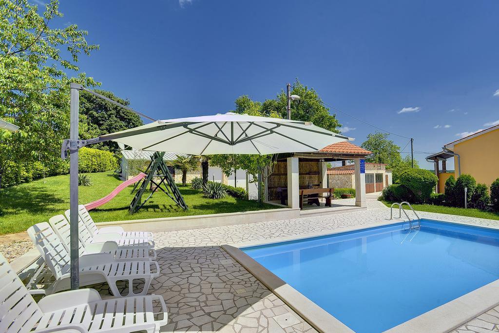 Villa Semy بازين المظهر الخارجي الصورة