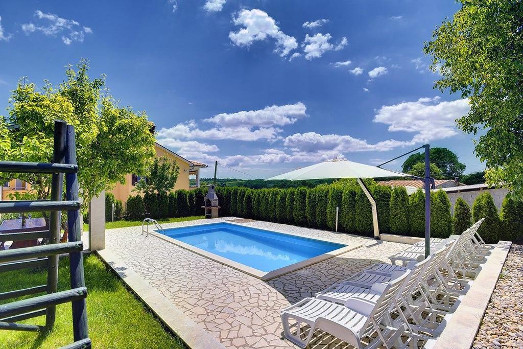 Villa Semy بازين المظهر الخارجي الصورة